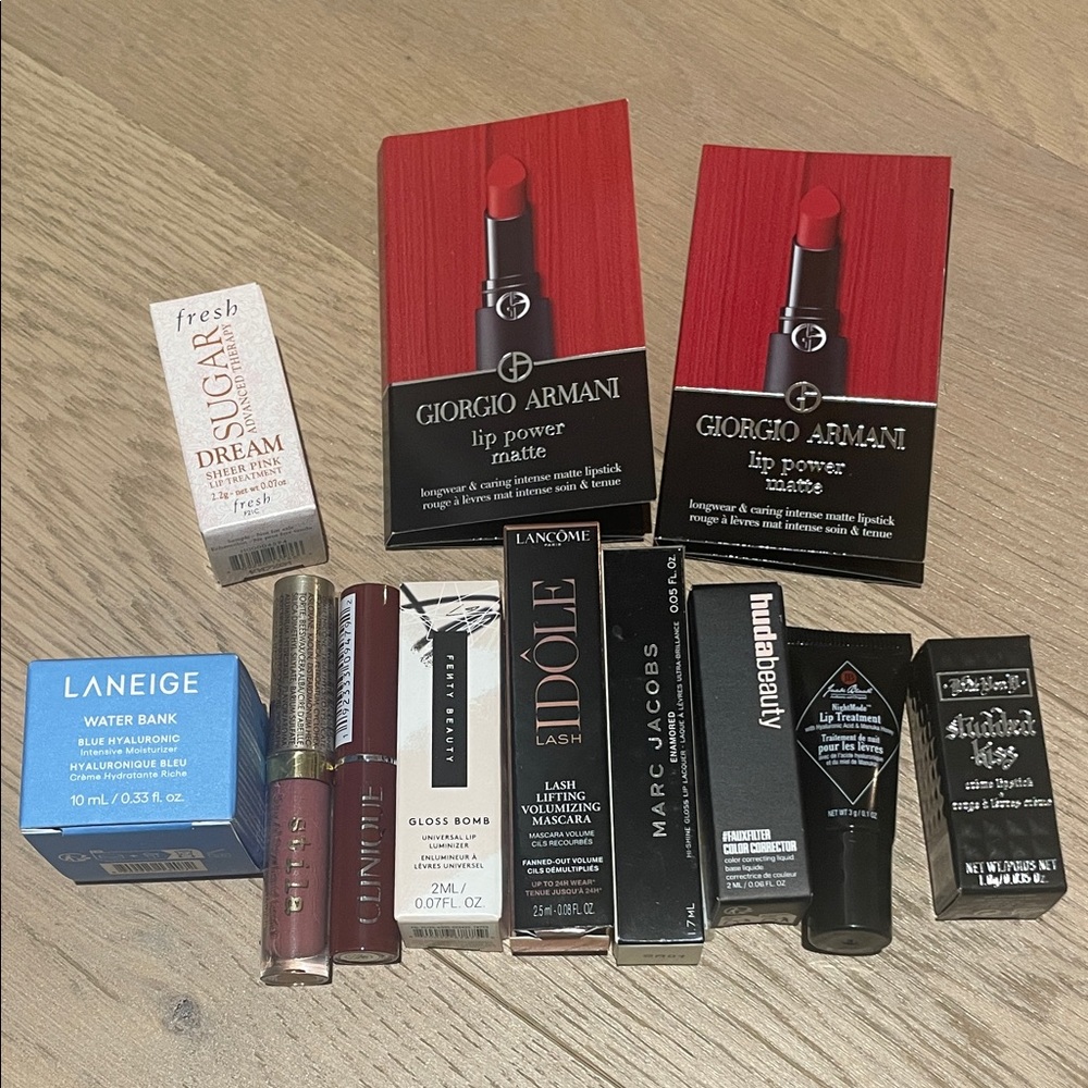 Sephora variety sample pack Laneige, Clinique, Marc Jacobs, Lancôme and Armani